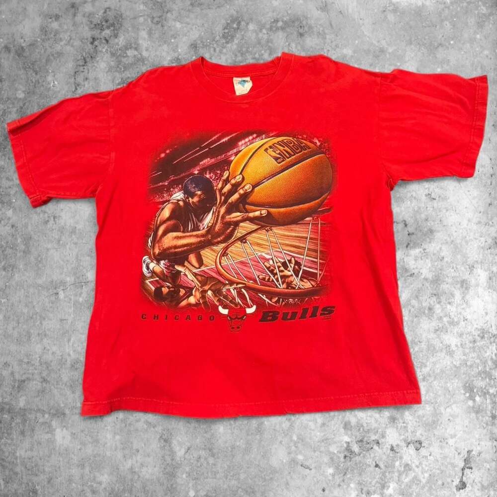Vintage 90s Chicago Bulls Basketball Graphic T-Shirt
